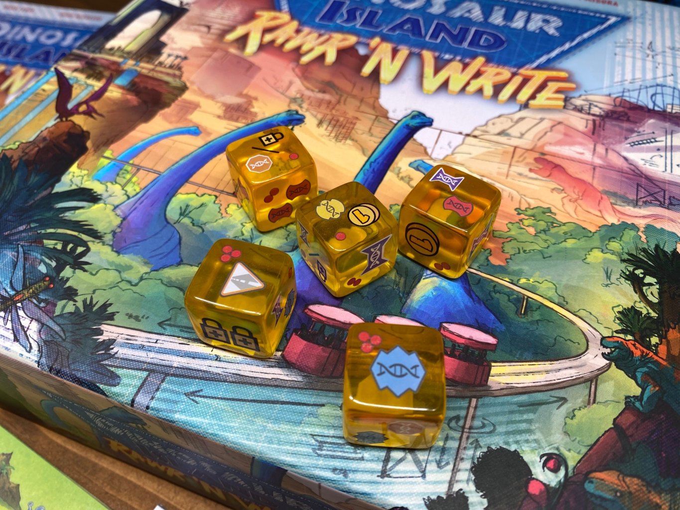 Dinosaur Island: Rawr 'n Write